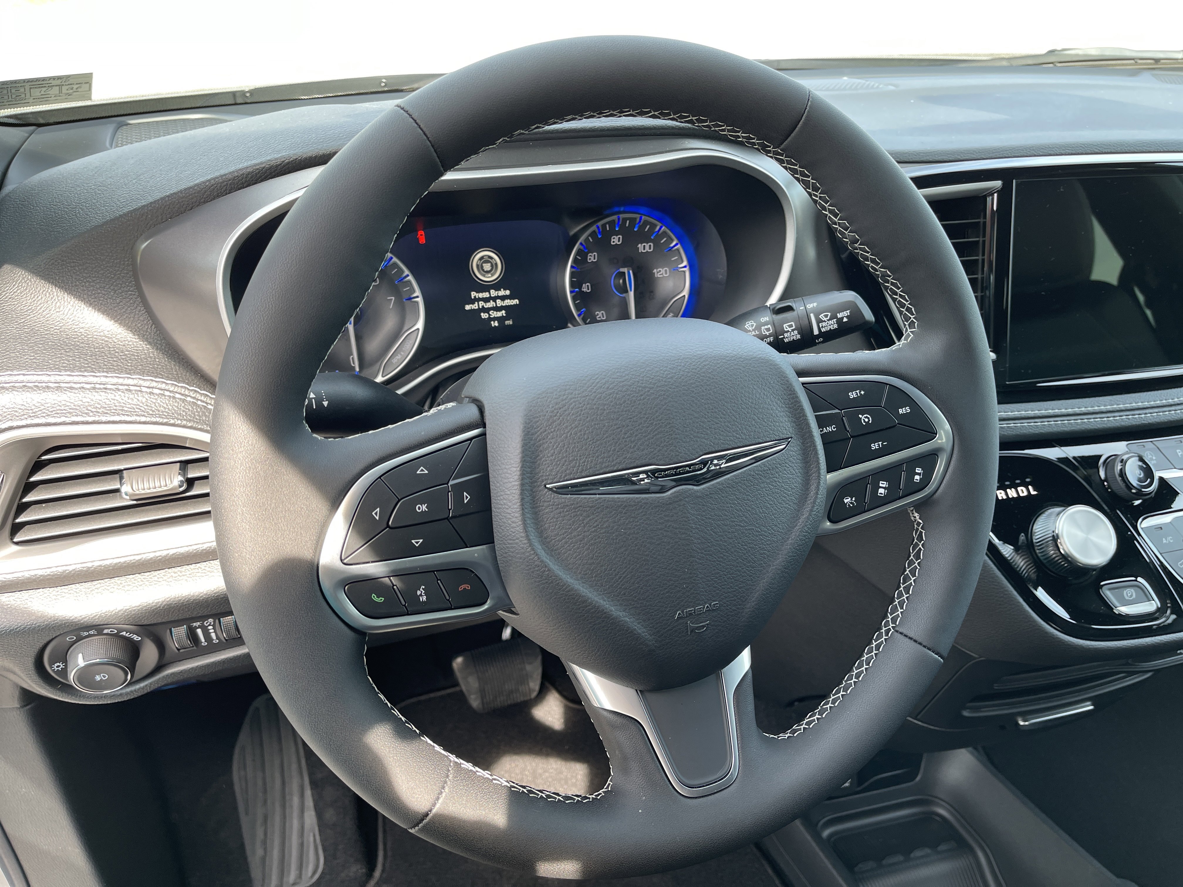 New 2026 Chrysler Pacifica Select image 18