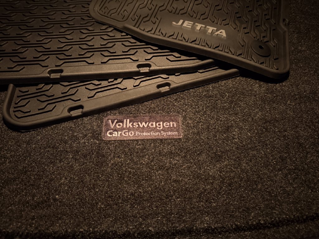 Certified 2025 Volkswagen Jetta S FWD image 29