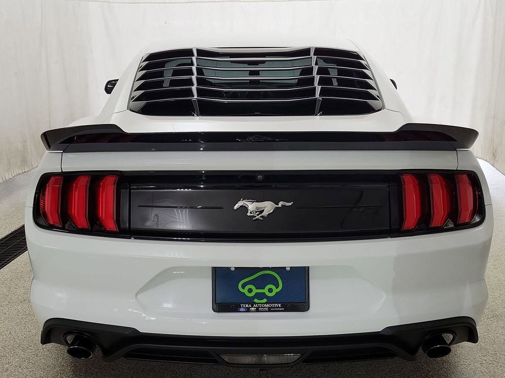 Used 2018 Ford Mustang Coupe RWD image 4