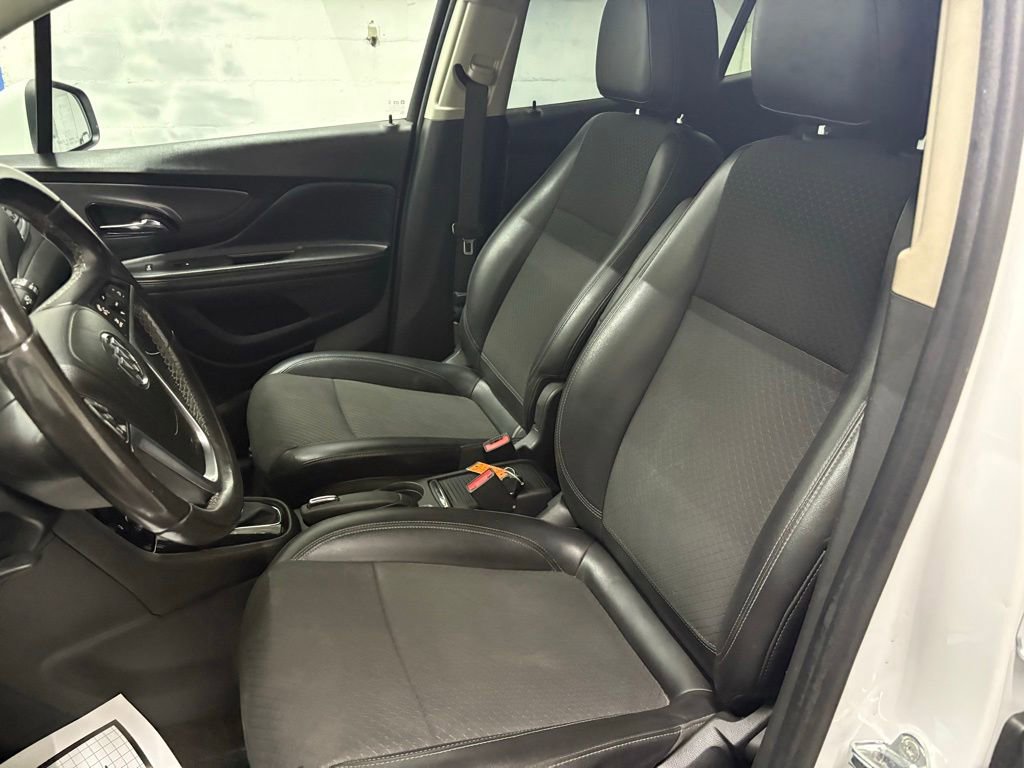 Used 2021 Buick Encore Preferred AWD/4WD image 9