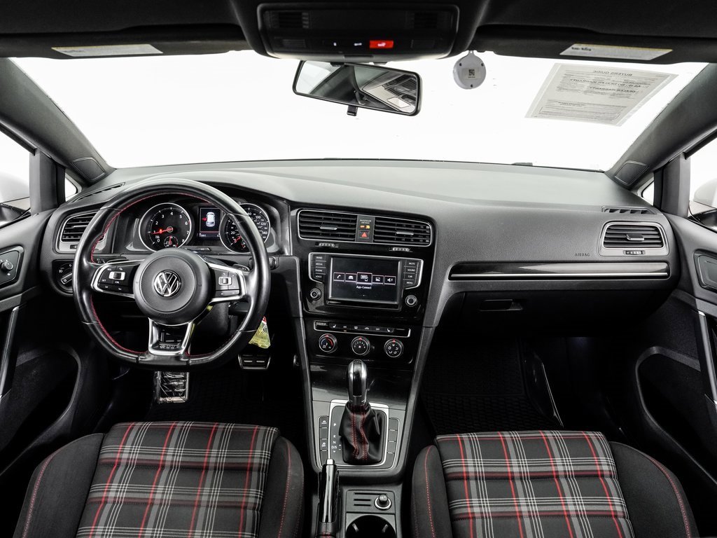 Used 2017 Volkswagen Golf S image 20