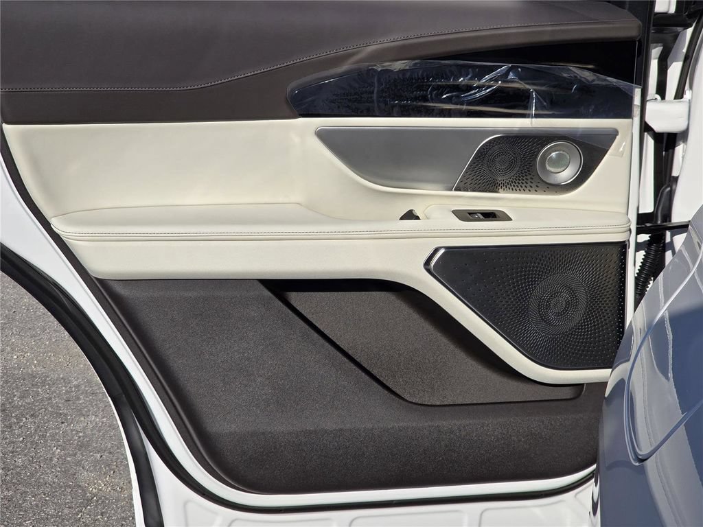 New 2026 Lincoln Nautilus Black Label AWD/4WD image 11
