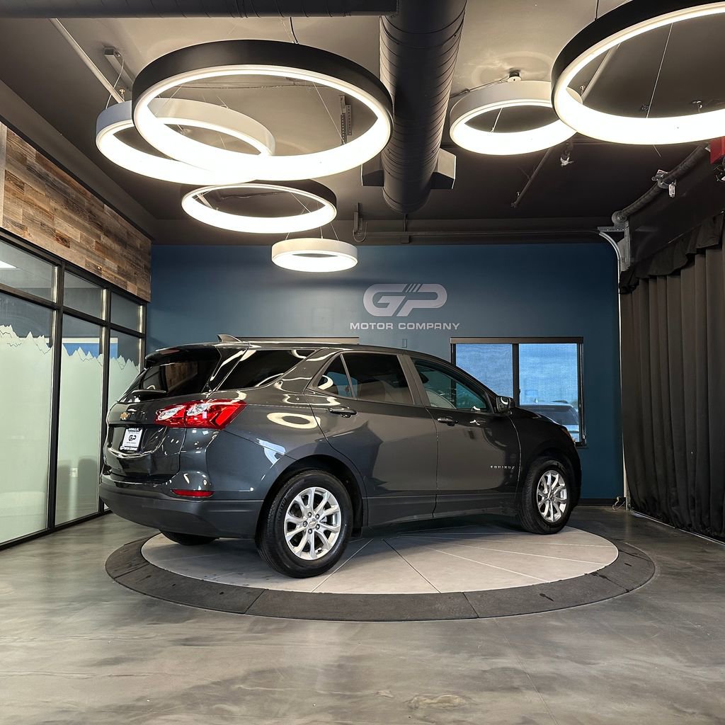 Used 2021 Chevrolet Equinox LS w/ LS Convenience Package FWD image 3