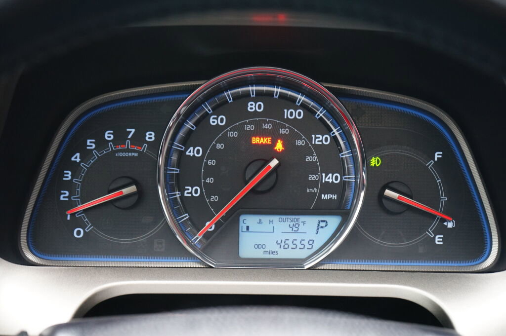 Used 2014 Toyota RAV4 Limited w/ Technology Package image 21