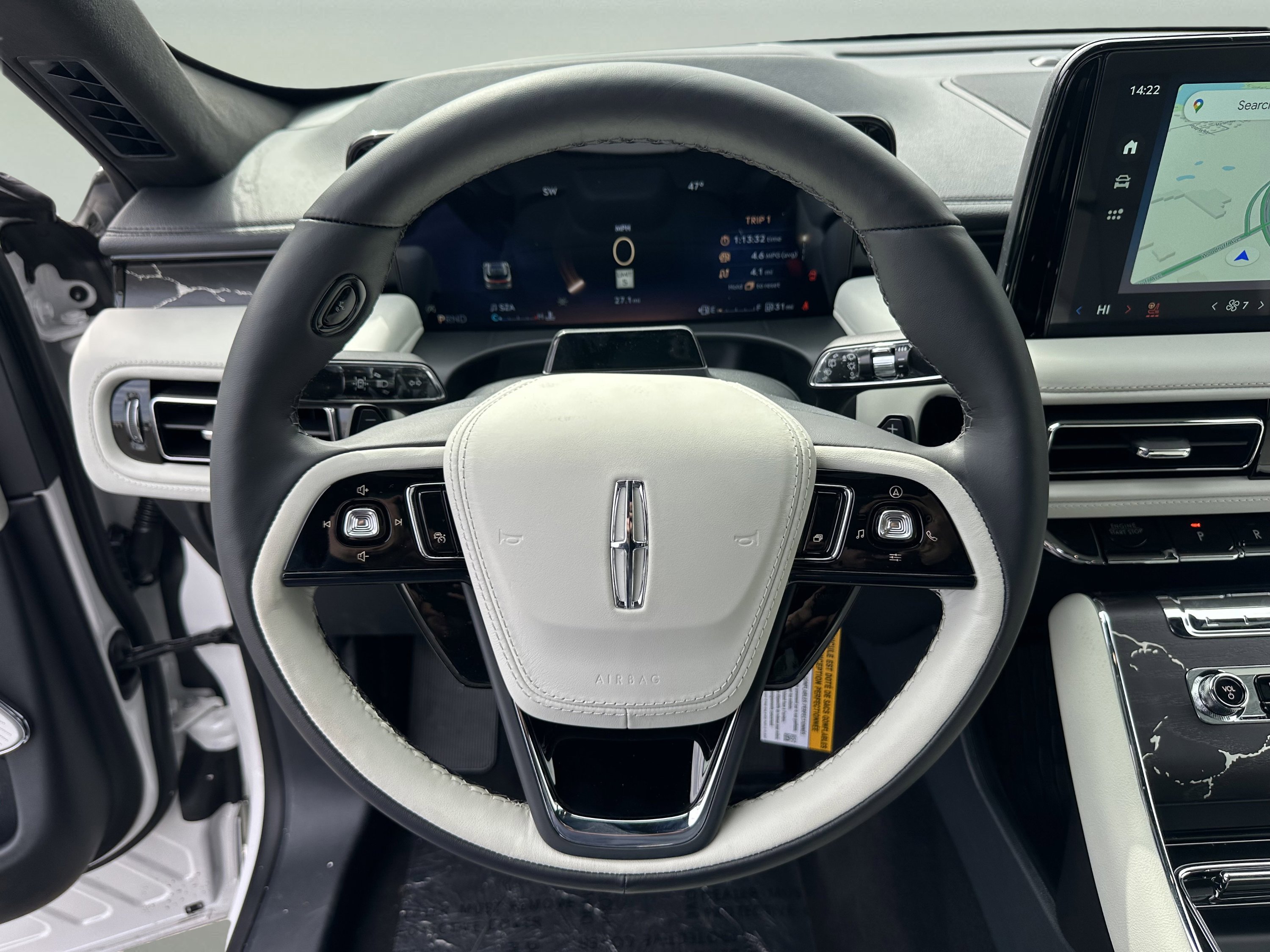 New 2026 Lincoln Aviator Black Label w/ Jet Appearance Package AWD/4WD image 13