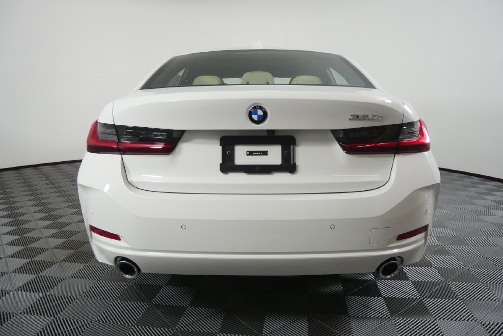 New 2026 BMW 330i Sedan w/ Premium Package RWD image 5