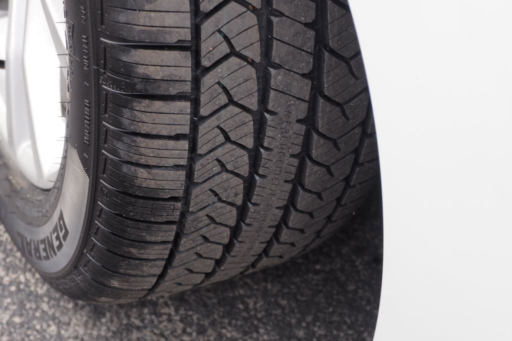 Used 2020 Chevrolet Camaro LS image 10