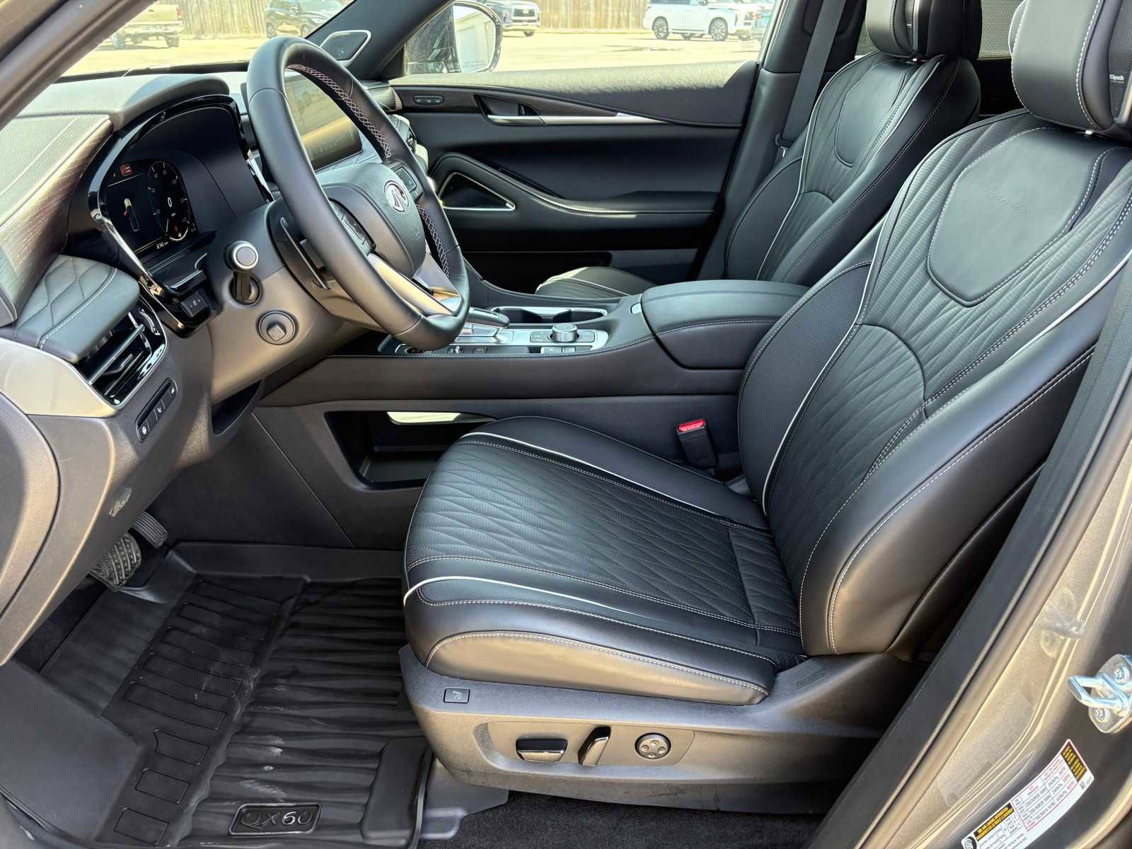 Certified 2026 INFINITI QX60 Autograph w/ Dark Cargo Package image 14