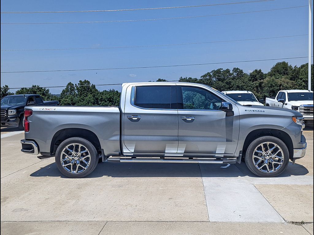 Used 2023 Chevrolet Silverado 1500 LTZ w/ Technology Package AWD/4WD image 6