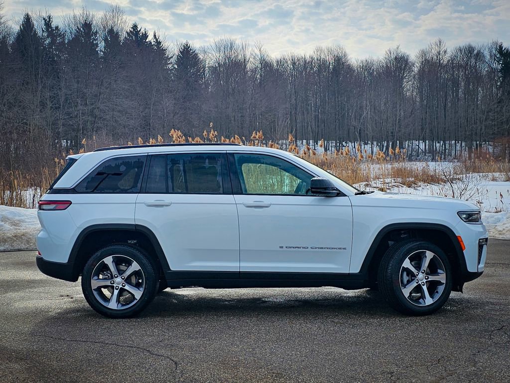 New 2026 Jeep Grand Cherokee Limited AWD/4WD image 2