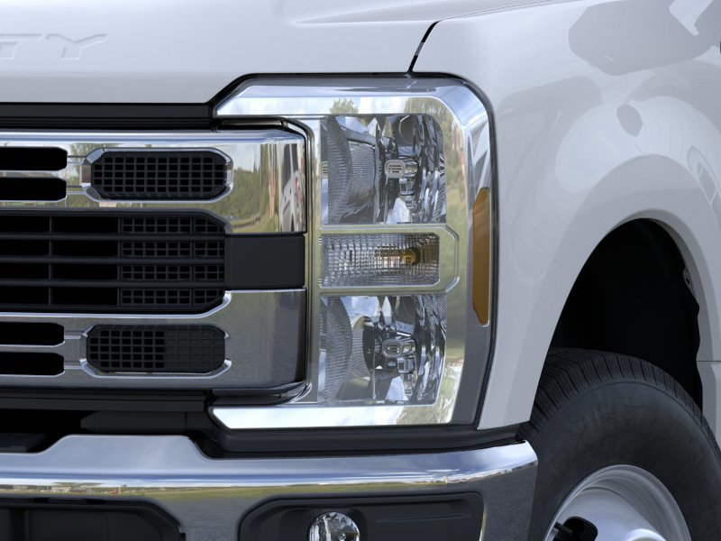 New 2026 Ford F350 XL w/ XL Chrome Package AWD/4WD image 18