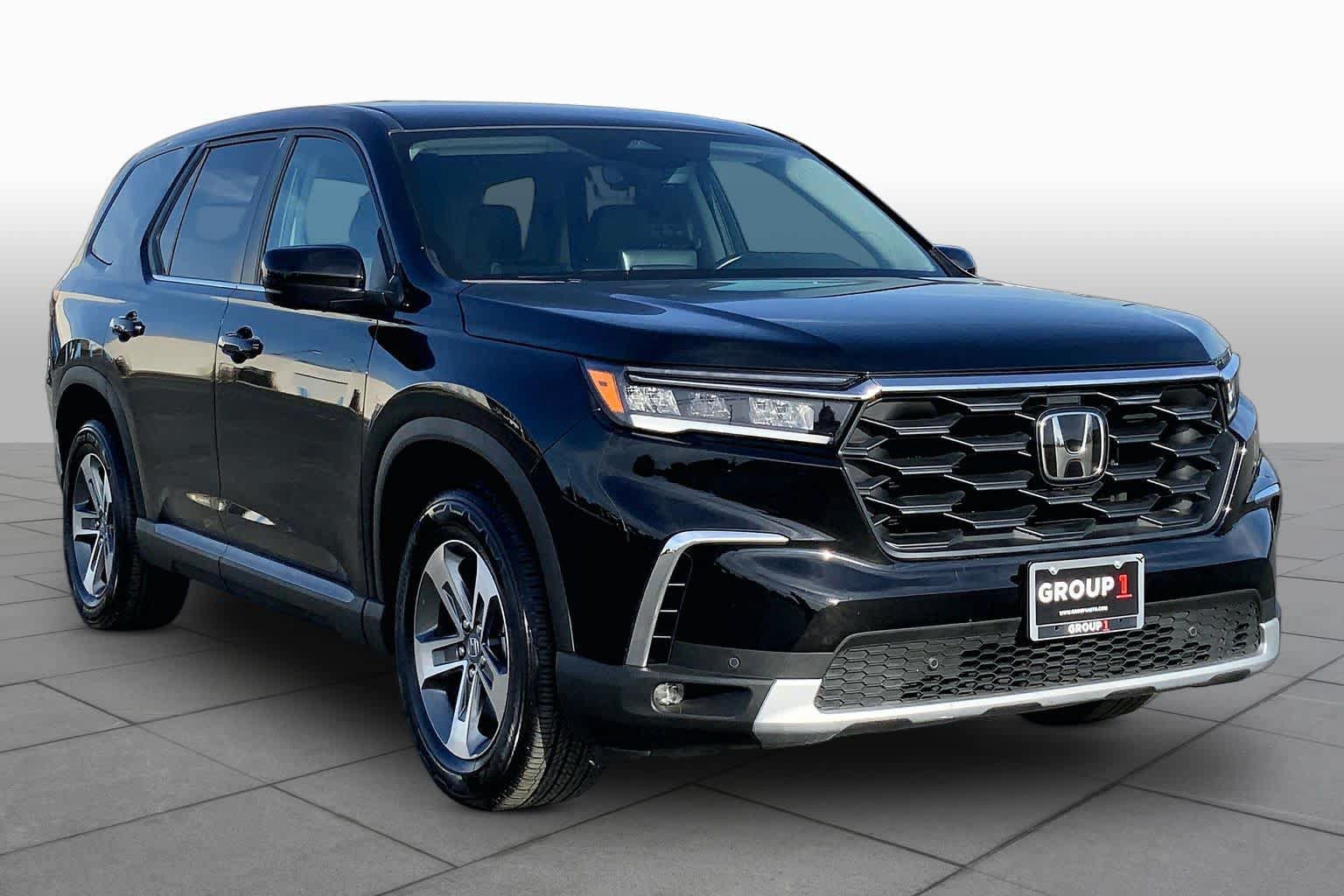 Used 2025 Honda Pilot EX-L image 2