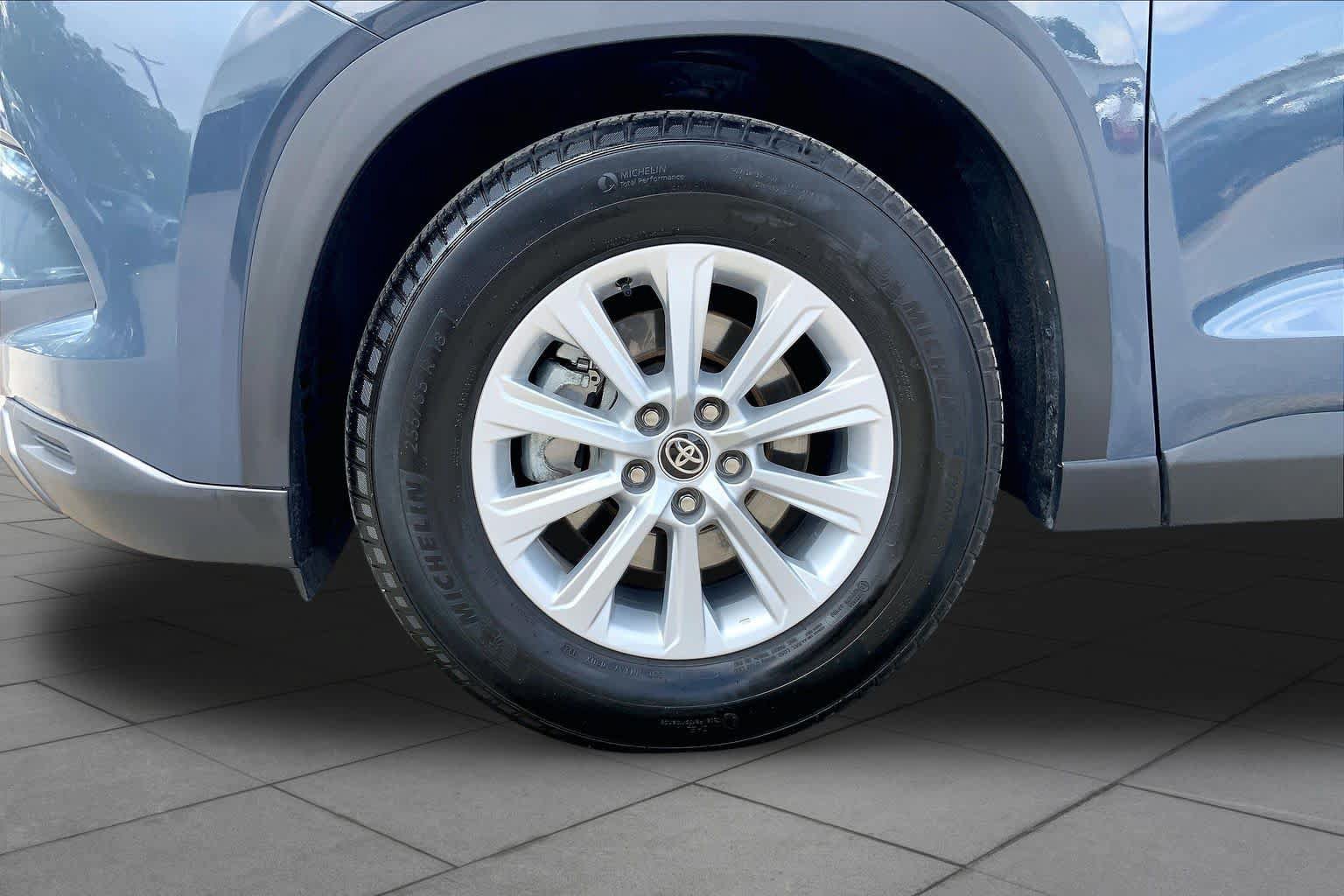 Used 2025 Toyota Grand Highlander FWD image 11