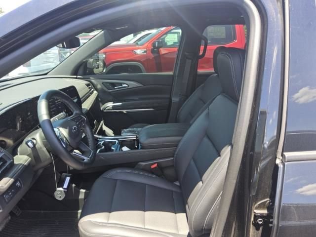 Used 2024 Chevrolet Traverse LT w/ Midnight/Sport Edition FWD image 4