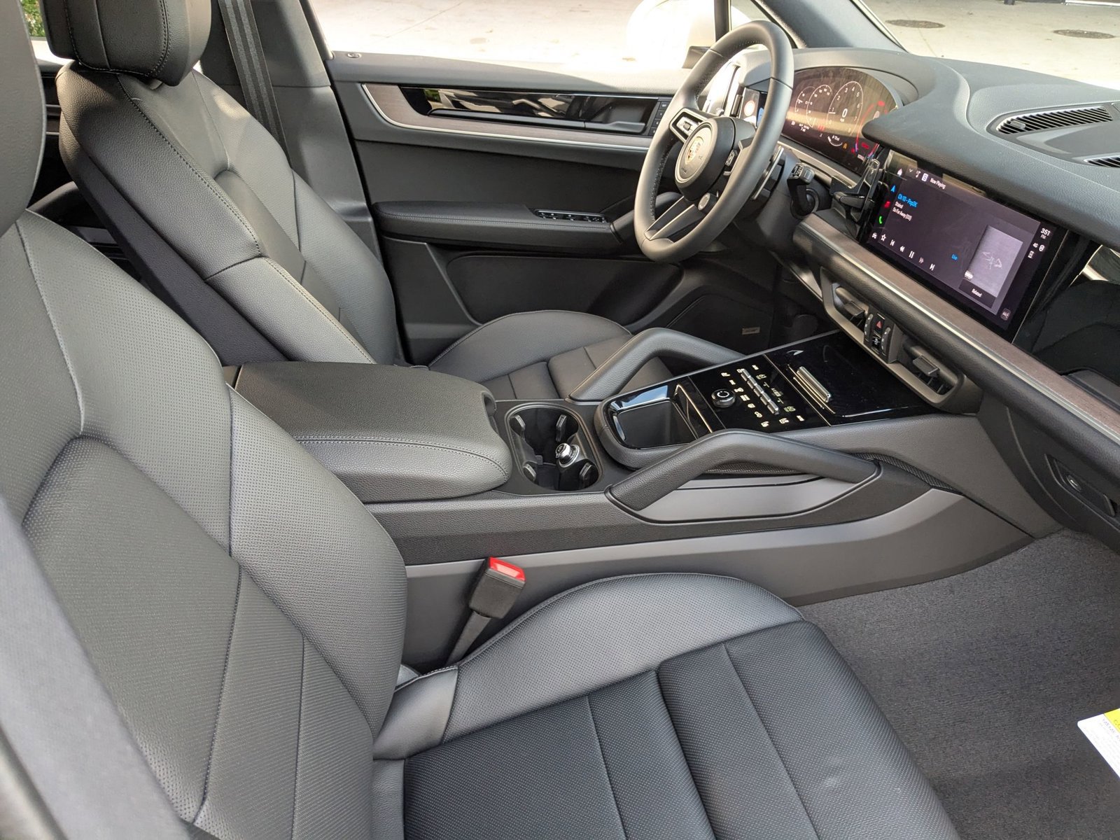 New 2026 Porsche Cayenne image 25