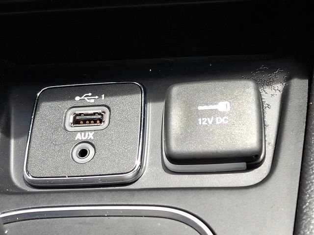 Used 2019 Jeep Cherokee Latitude Plus AWD/4WD image 19