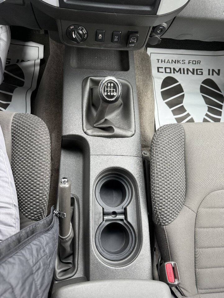 Used 2012 Nissan Xterra PRO-4X AWD/4WD image 15