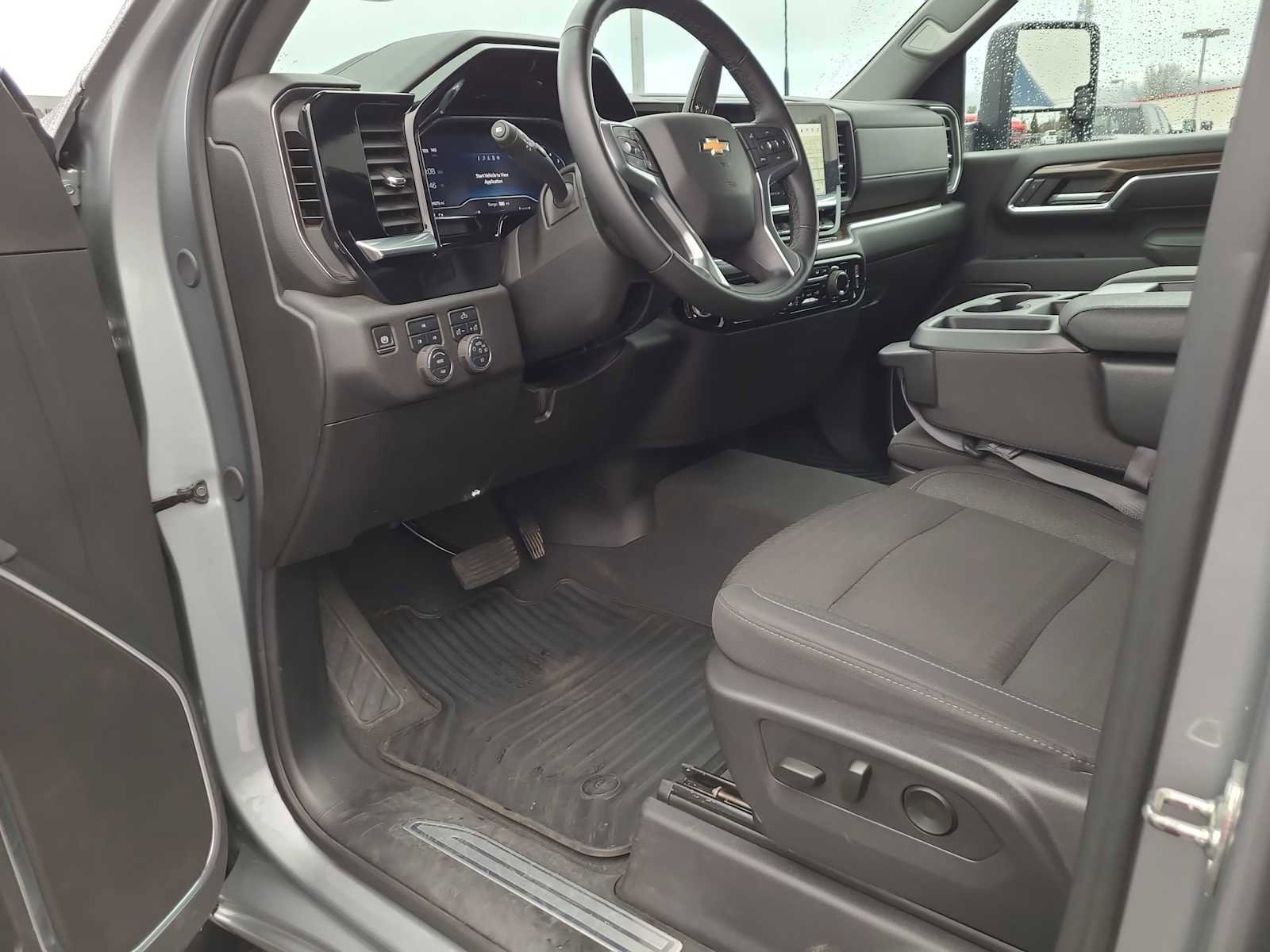 Used 2025 Chevrolet Silverado 2500 LT w/ Convenience Package image 10