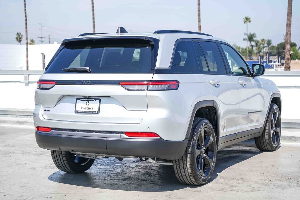 New 2026 Jeep Grand Cherokee Limited w/ Limited Altitude Package AWD/4WD image 7