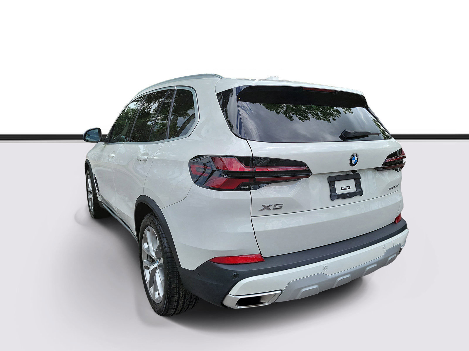 Certified 2024 BMW X5 xDrive40i w/ Premium Package AWD/4WD image 3