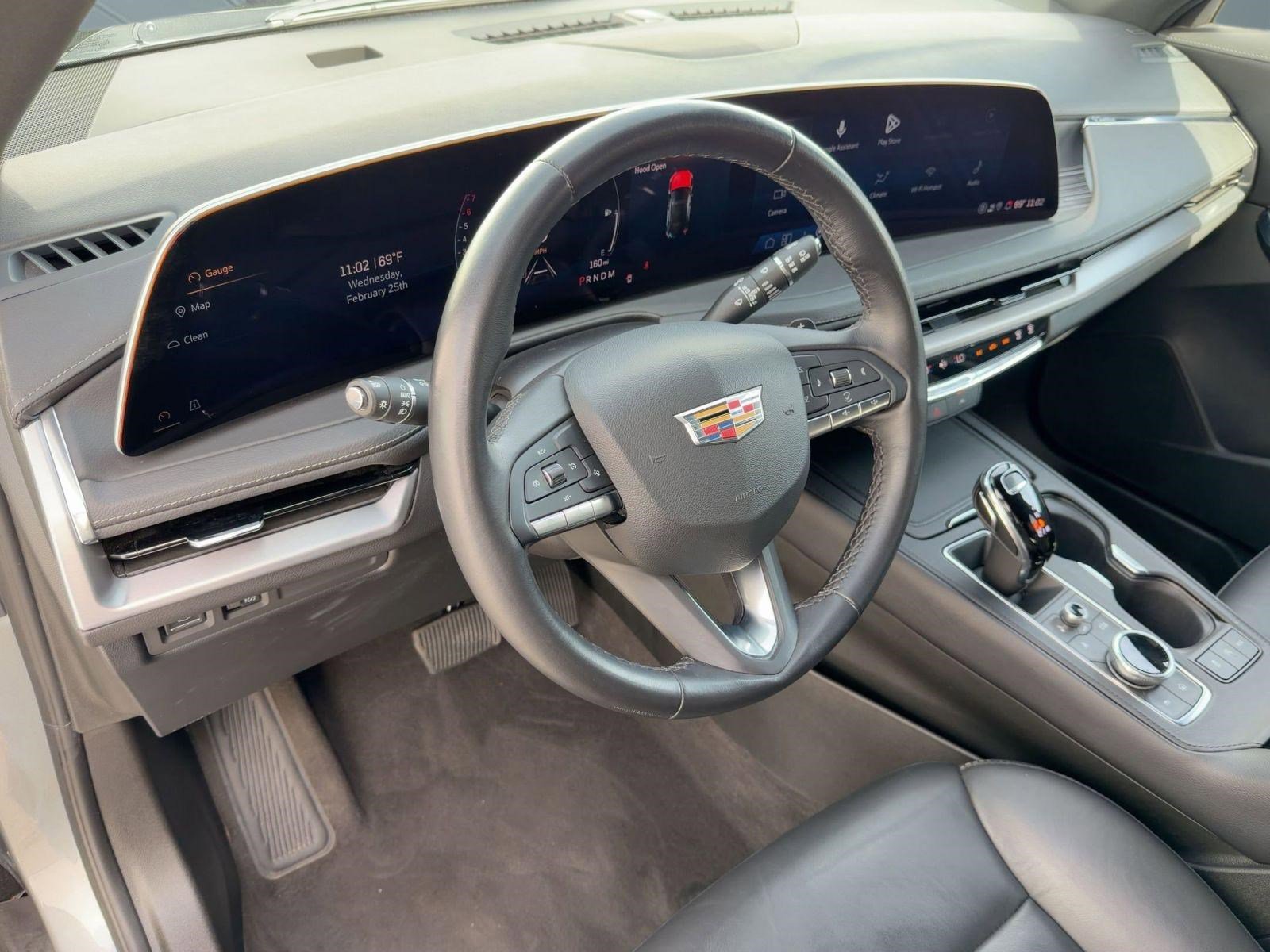 Certified 2025 Cadillac XT4 Premium Luxury image 3