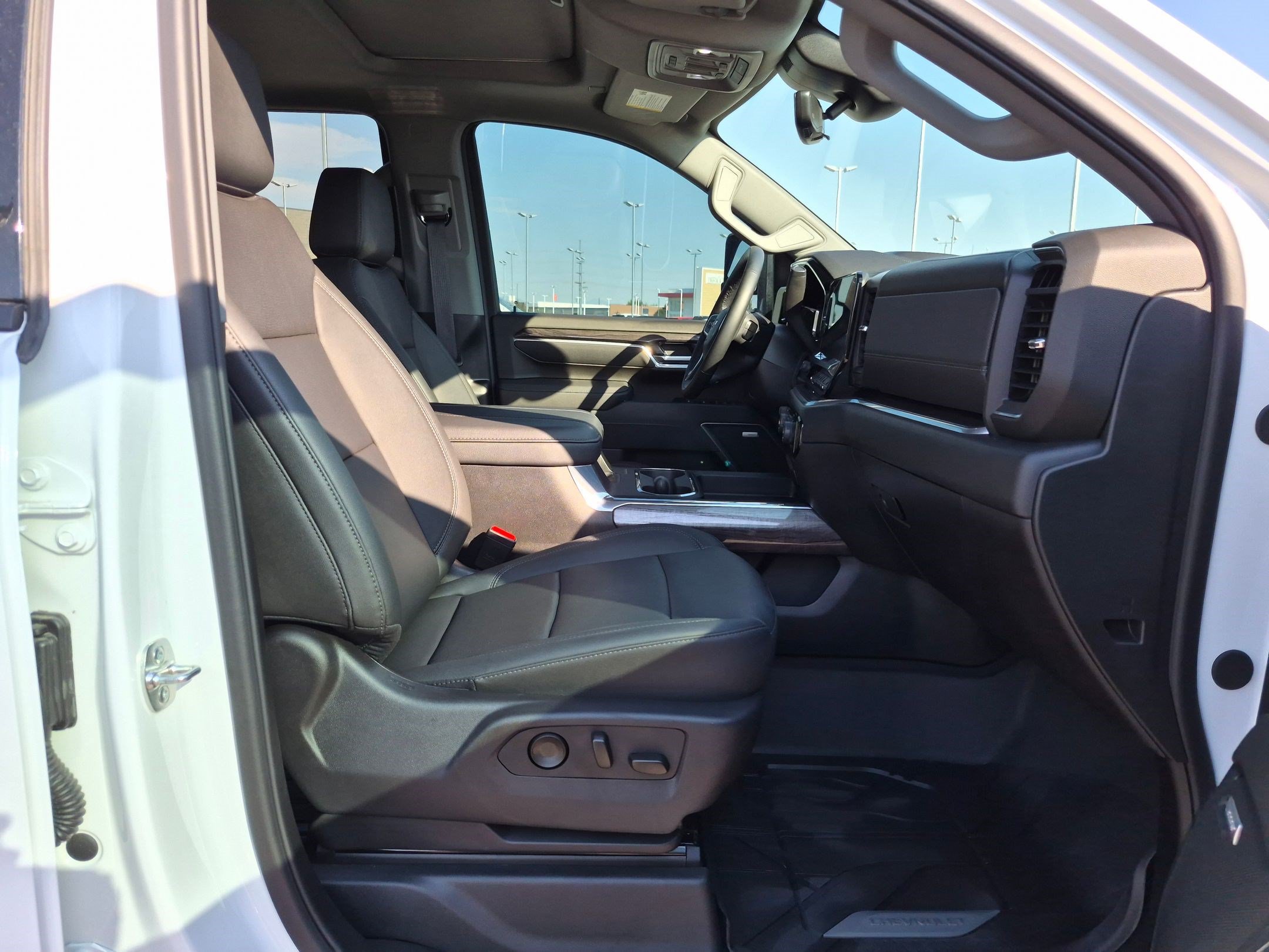 Used 2026 Chevrolet Silverado 3500 LTZ w/ Trail Boss Package AWD/4WD image 31