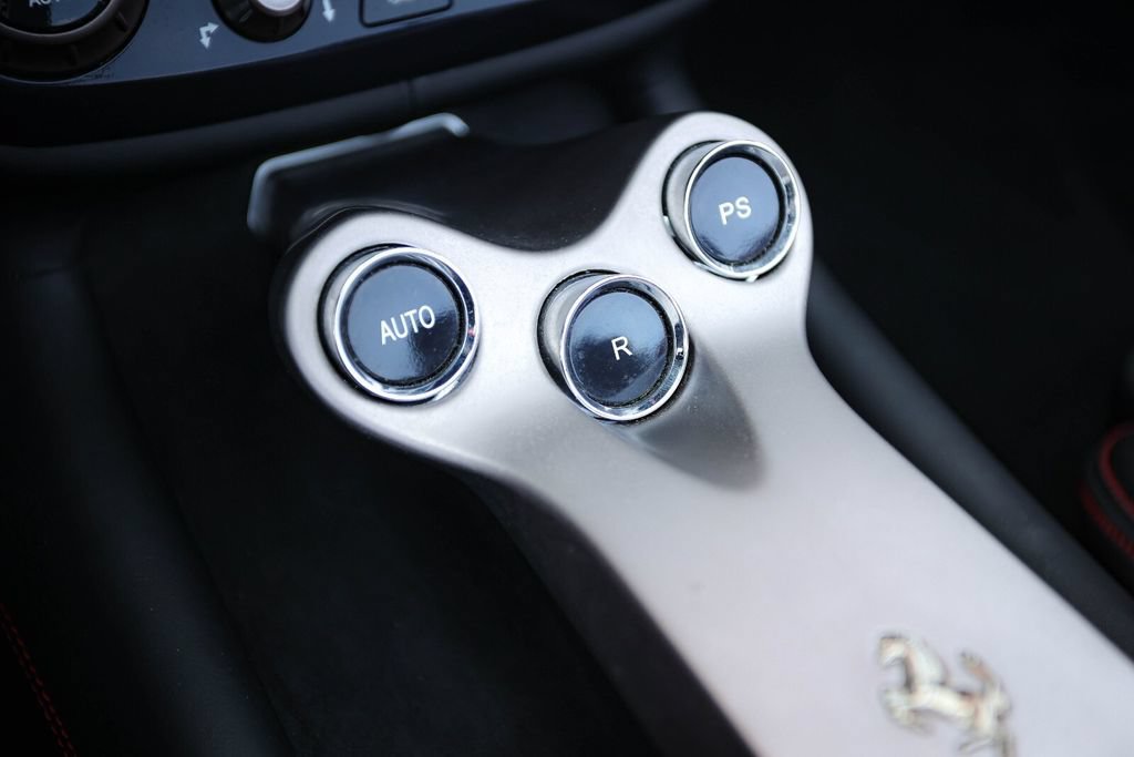 Used 2011 Ferrari California RWD image 39