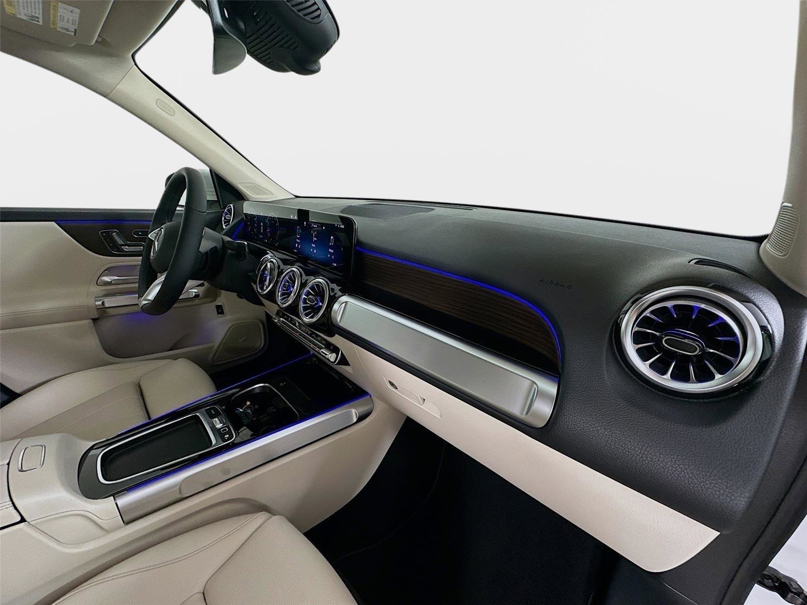 Used 2026 Mercedes-Benz GLB 250 4MATIC image 38