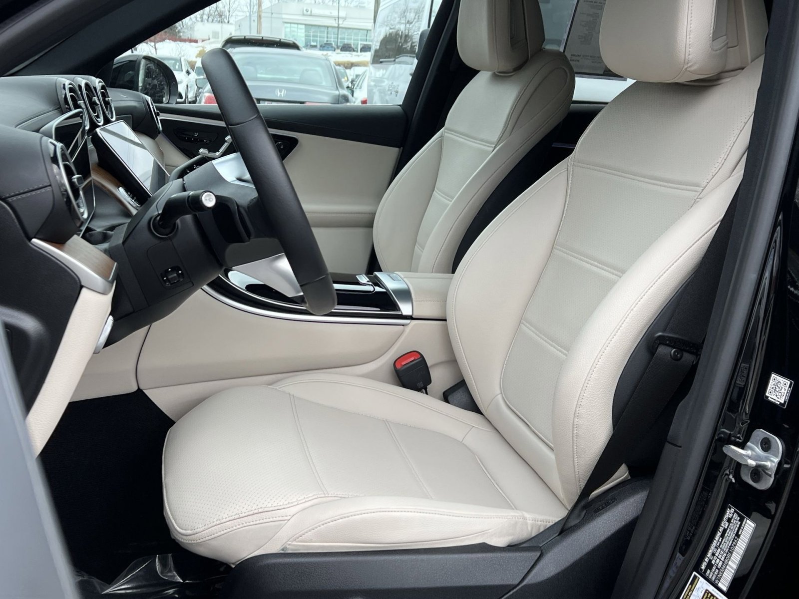 Certified 2024 Mercedes-Benz GLC 300 4MATIC image 11