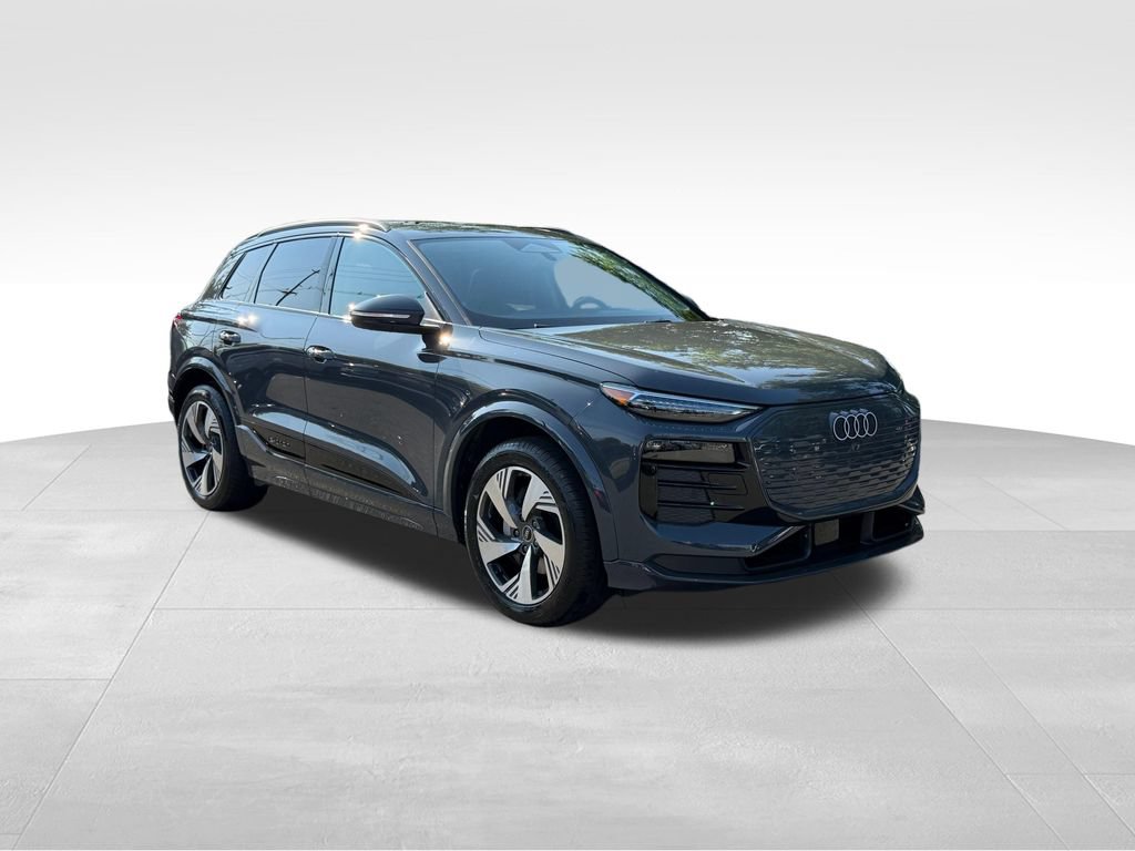 Used 2025 Audi Q6 e-tron Premium Plus w/ Premium Plus AWD/4WD image 3