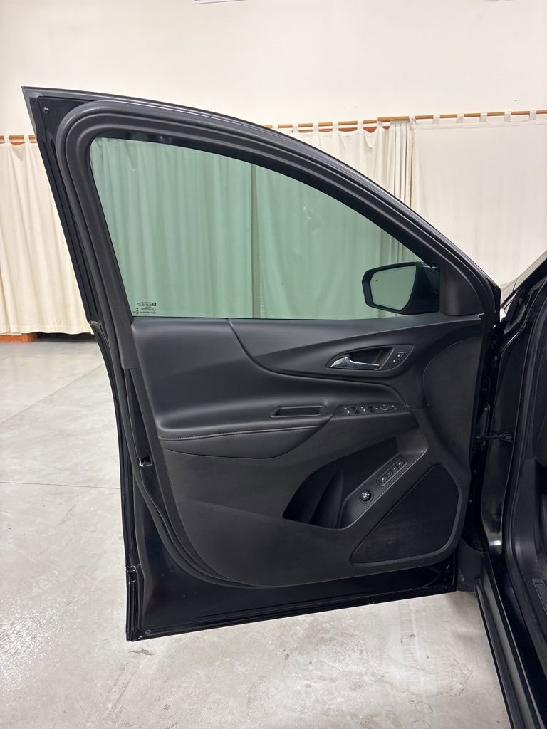 Used 2020 Chevrolet Equinox Premier image 16