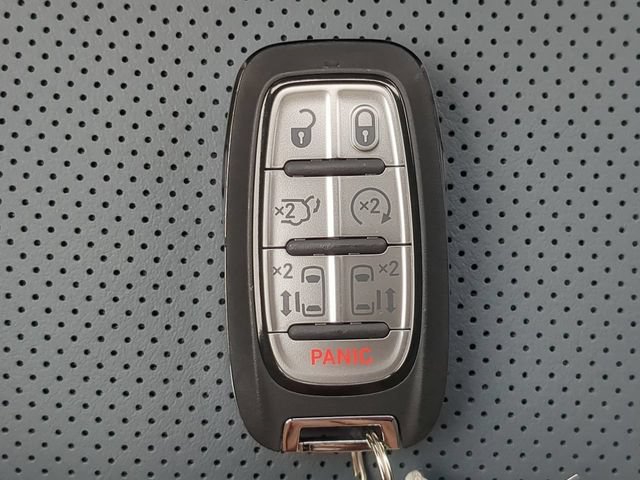 New 2027 Chrysler Pacifica Pinnacle w/ Theater Group AWD/4WD image 36