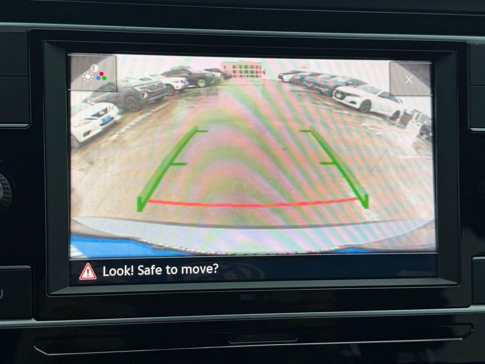 Certified 2022 Volkswagen Atlas SE FWD image 25