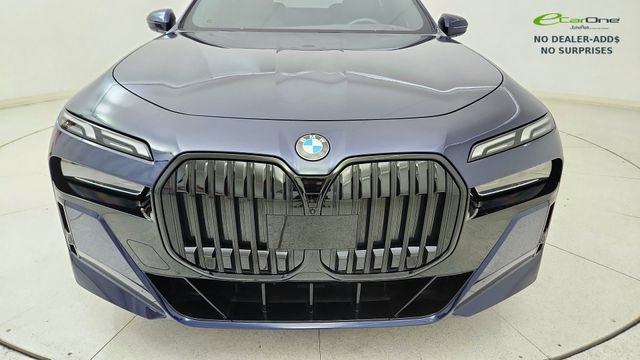 Used 2023 BMW 760i xDrive AWD/4WD image 8