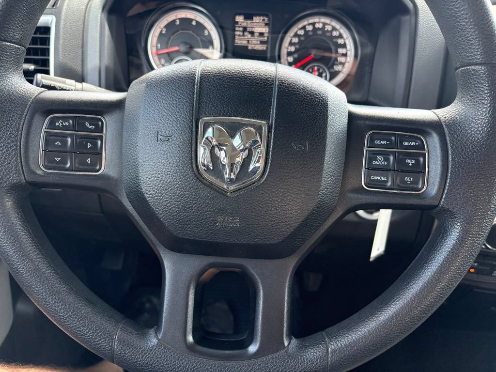 Used 2018 RAM 1500 Classic SLT AWD/4WD image 18
