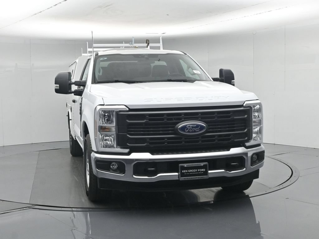 New 2026 Ford F350 XL w/ XL Chrome Package RWD image 32
