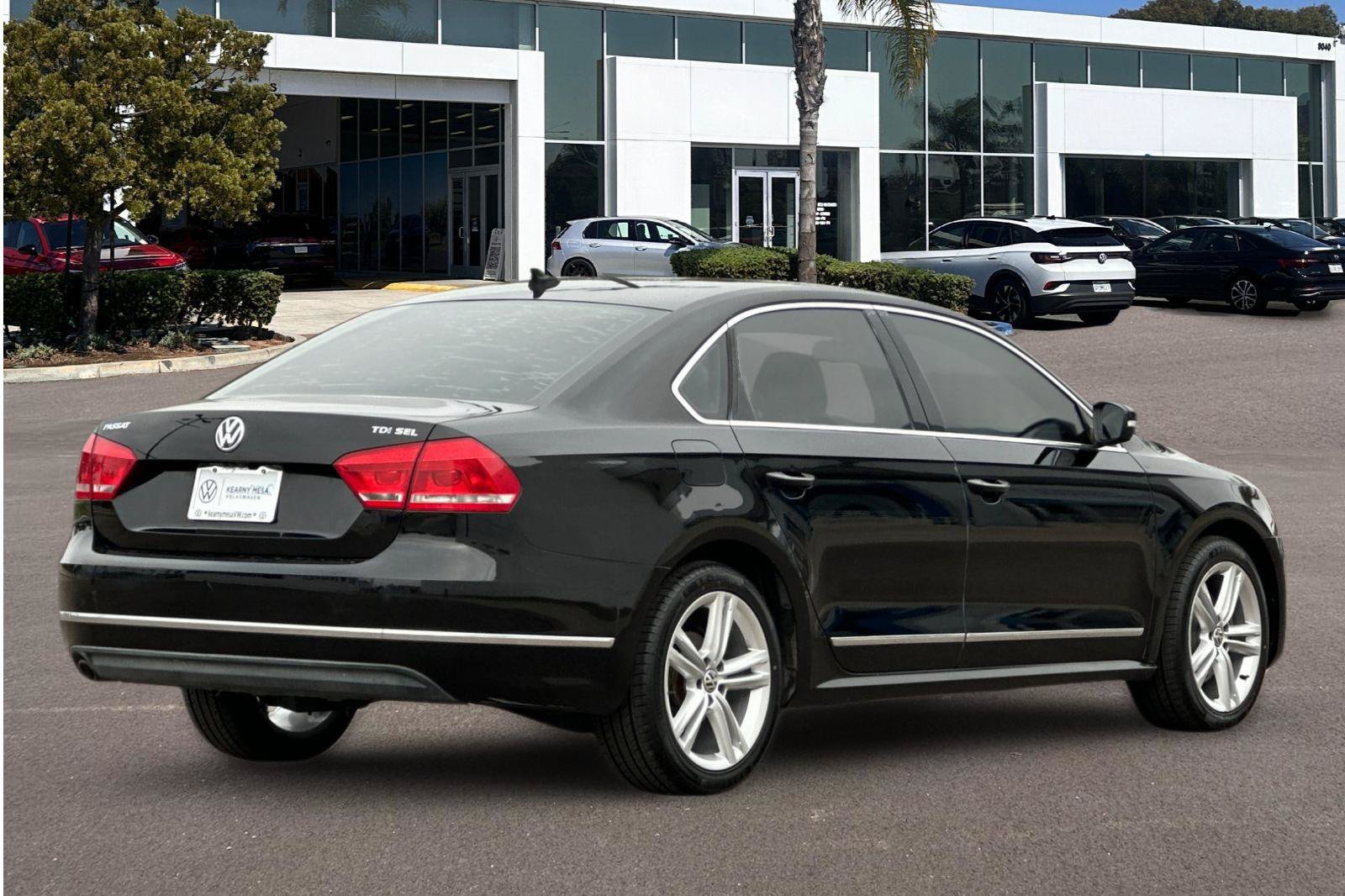 Used 2014 Volkswagen Passat TDI SEL Premium FWD image 3