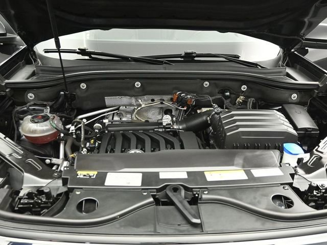 Used 2022 Volkswagen Atlas Cross Sport SE w/ Black Wheel Package image 30