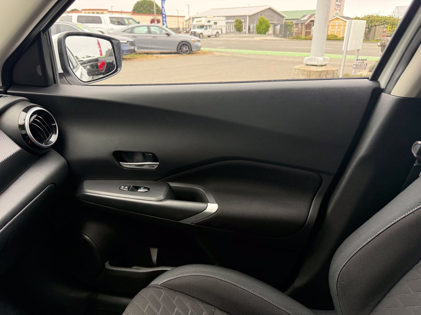 Used 2023 Nissan Kicks SV FWD image 22
