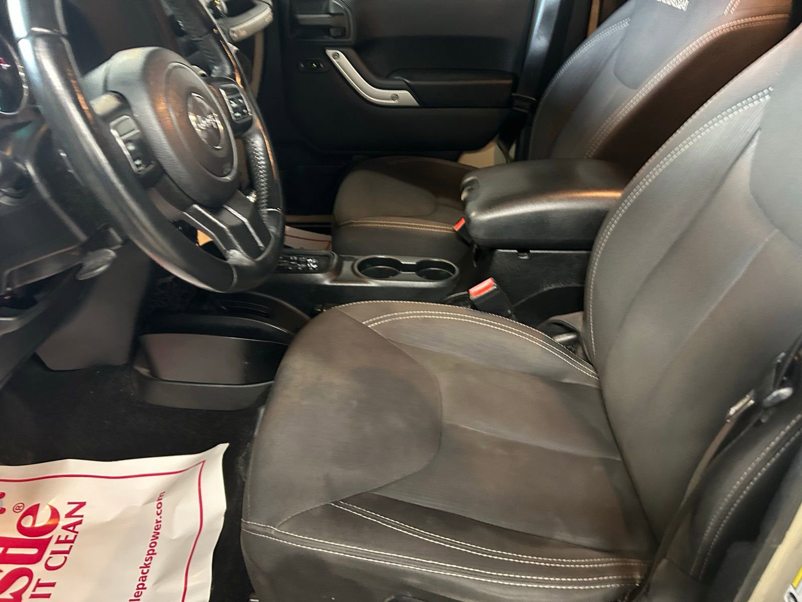 Used 2017 Jeep Wrangler Unlimited Sahara image 12