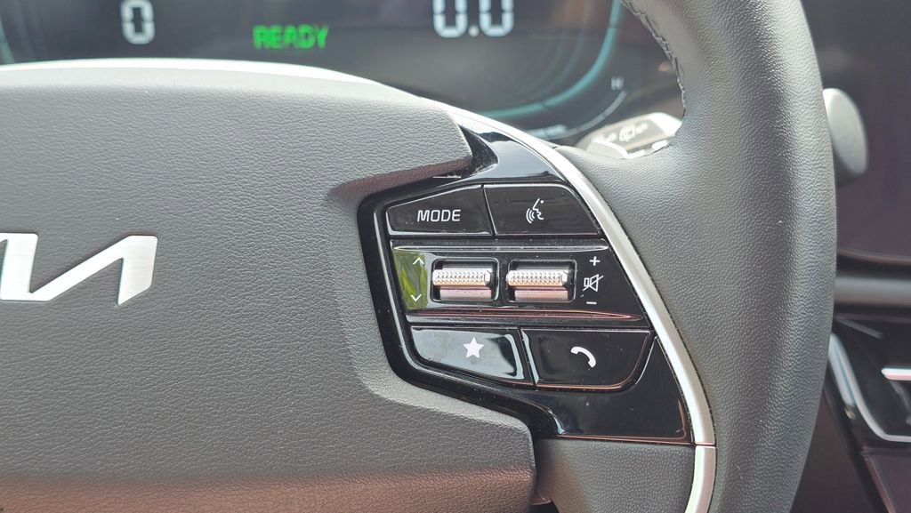 Used 2023 Kia Niro EX FWD image 27