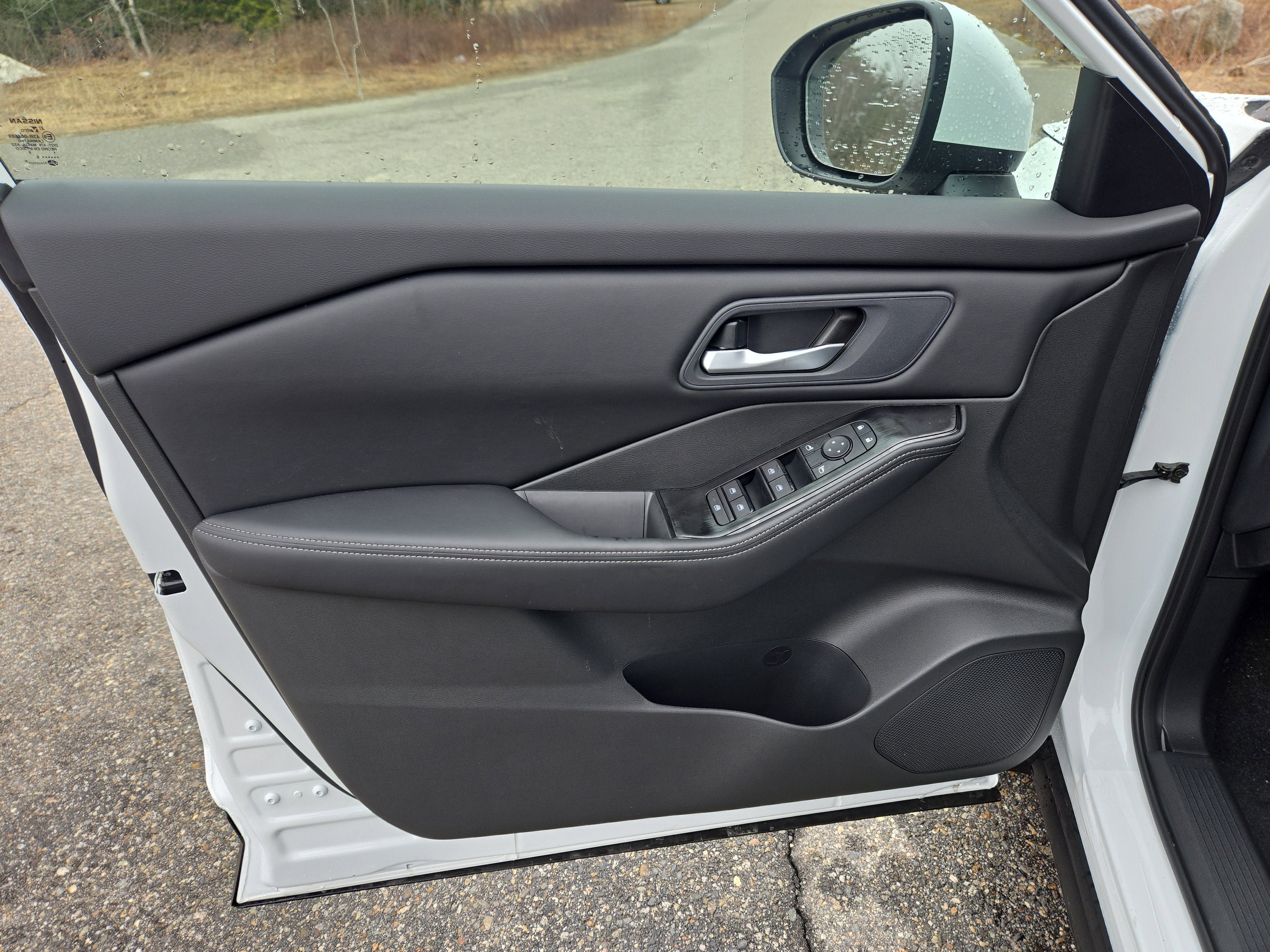 New 2026 Nissan Rogue SV AWD/4WD image 17