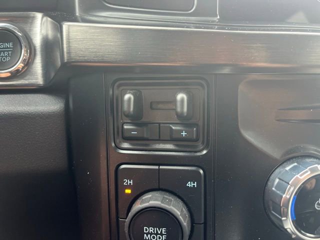 Used 2025 Ford F250 Lariat w/ Chrome Package image 16