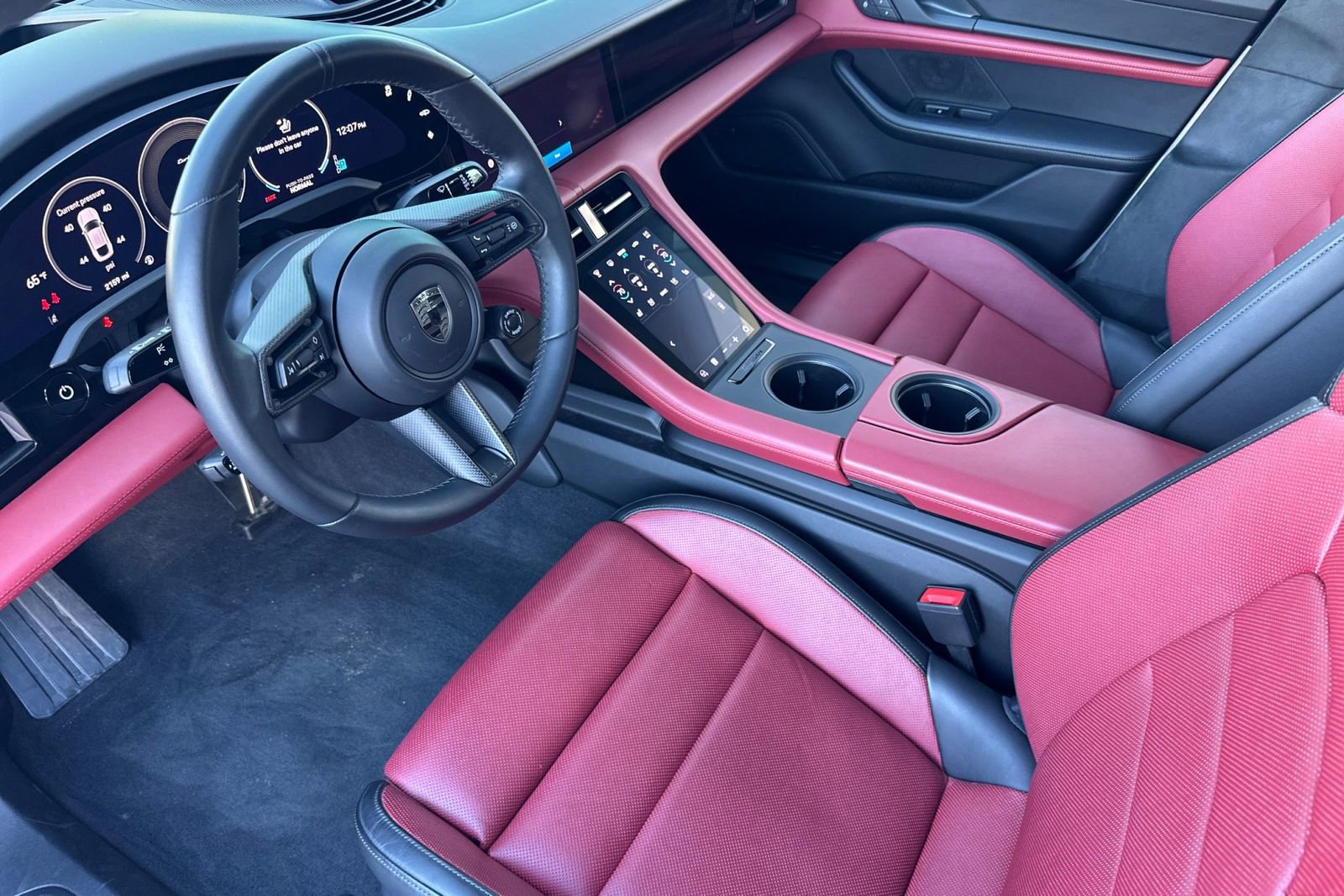 Certified 2025 Porsche Taycan Turbo image 4