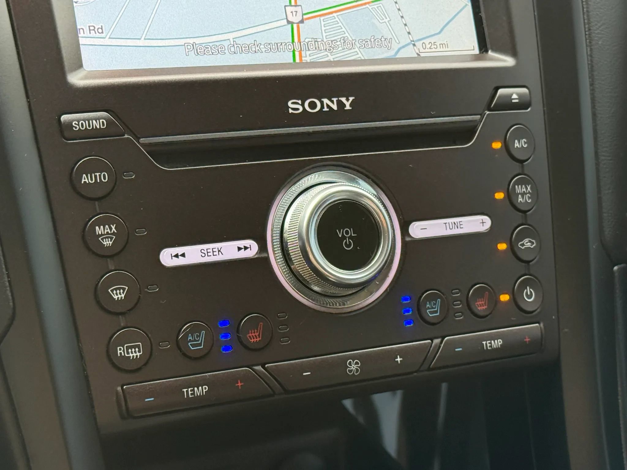 Used 2020 Ford Fusion Energi Titanium FWD image 37