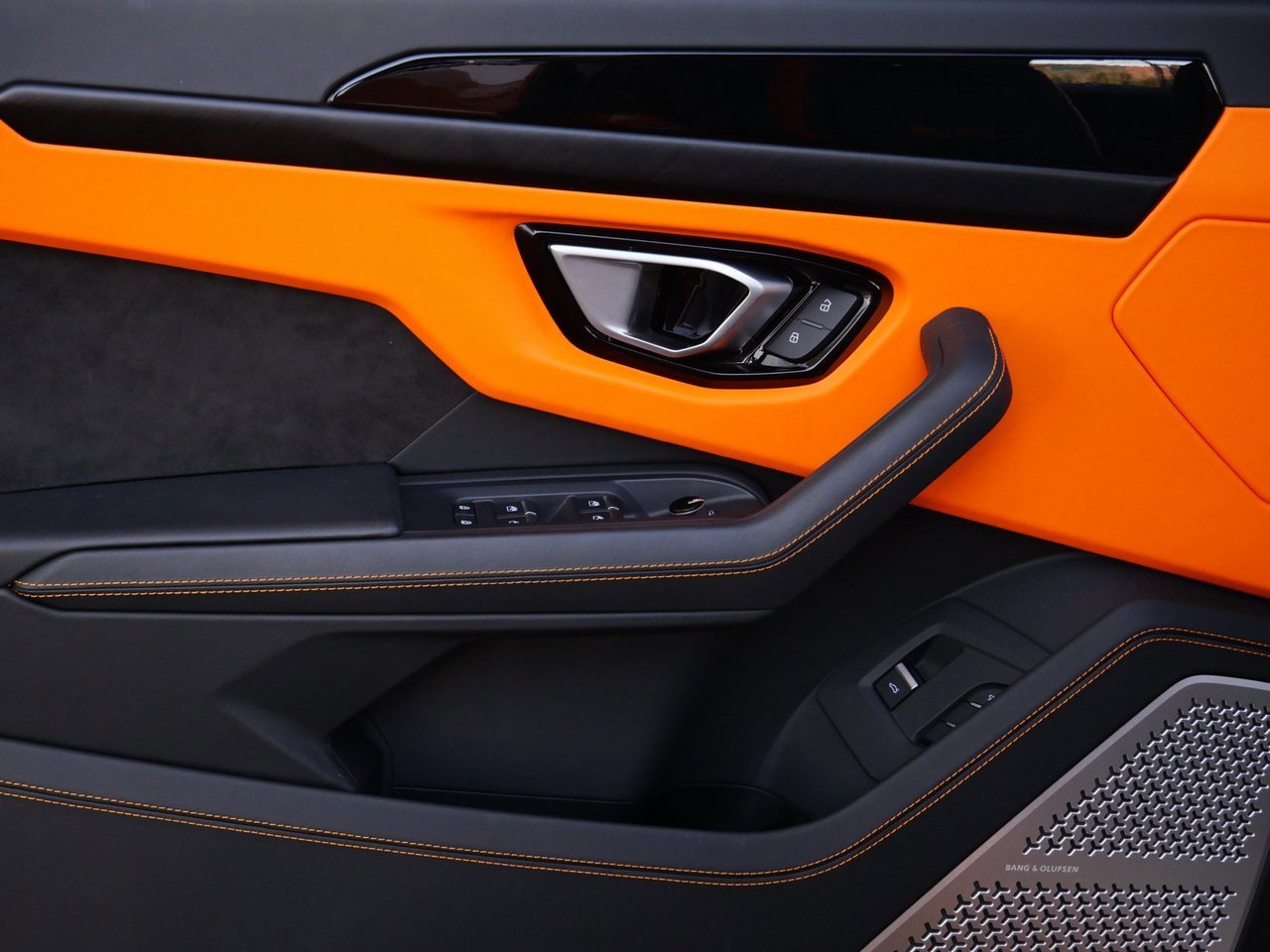 Used 2024 Lamborghini Urus S image 19