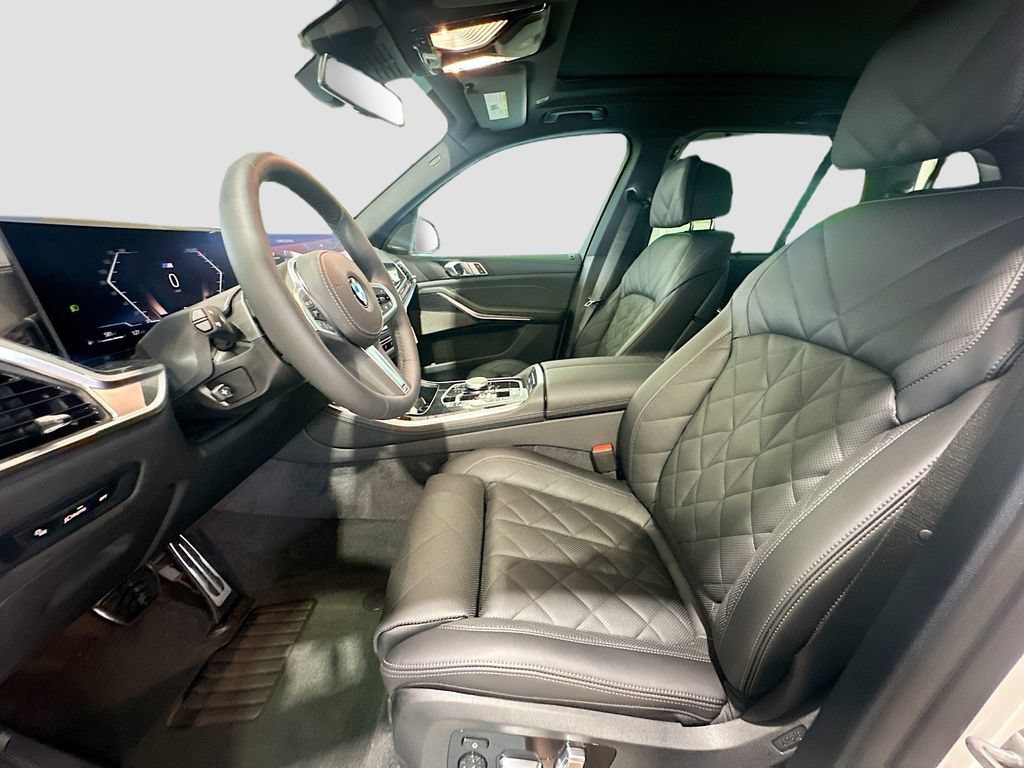 New 2026 BMW X5 xDrive40i w/ M Sport Package AWD/4WD image 21