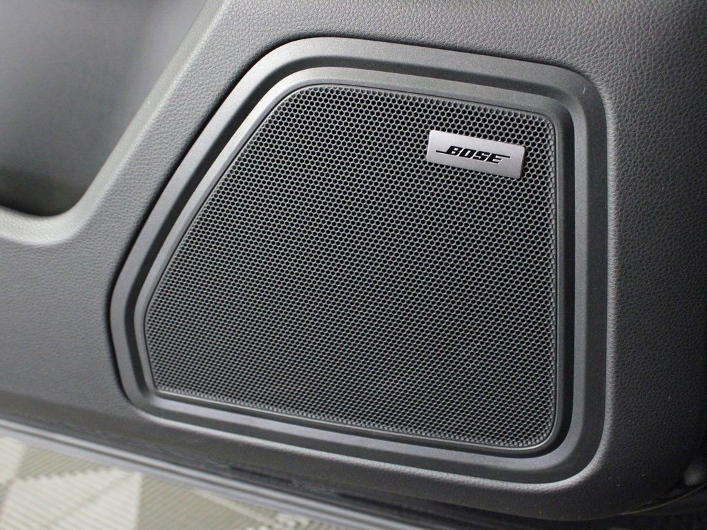 Certified 2025 Porsche Macan image 16