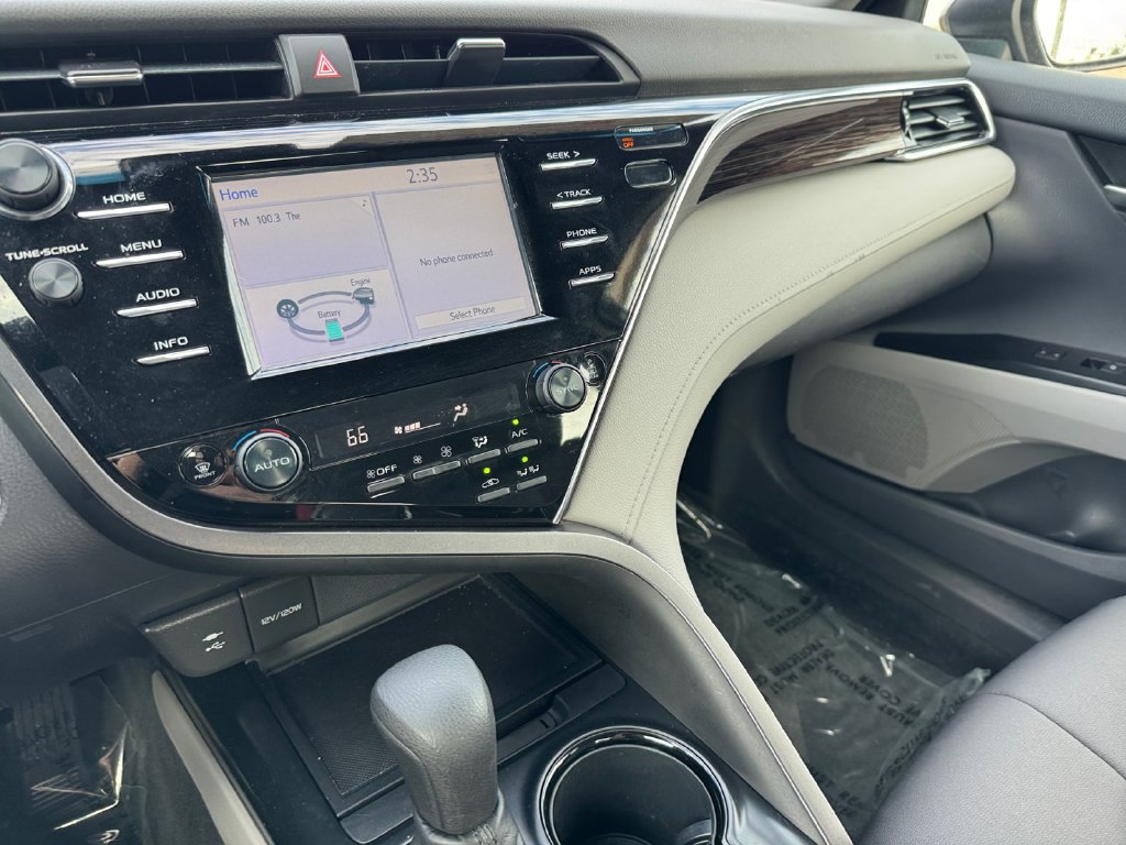 Used 2018 Toyota Camry LE FWD image 29
