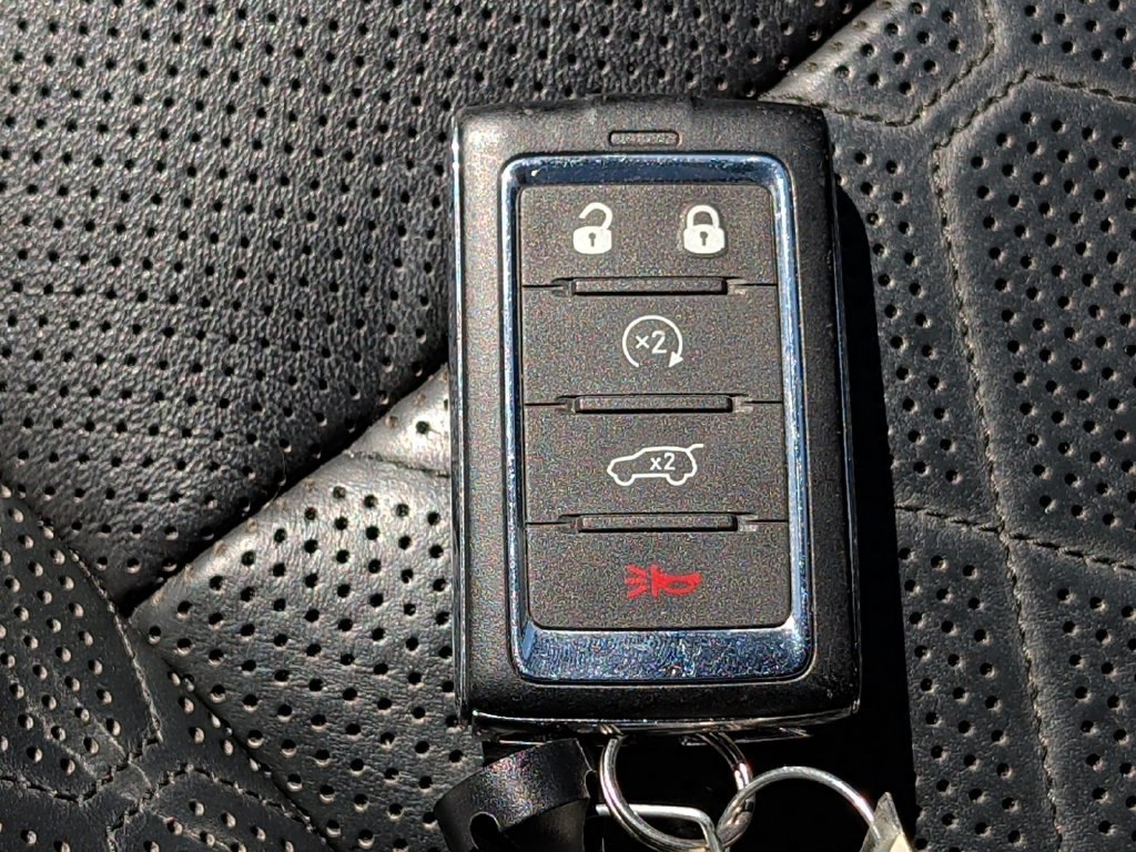 Used 2024 Jeep Grand Wagoneer L Series III AWD/4WD image 39